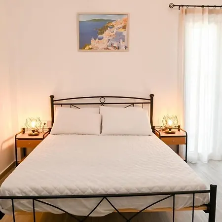 Santorini Life Vibrant Only 50m From The Daire Perissa (Santorini)