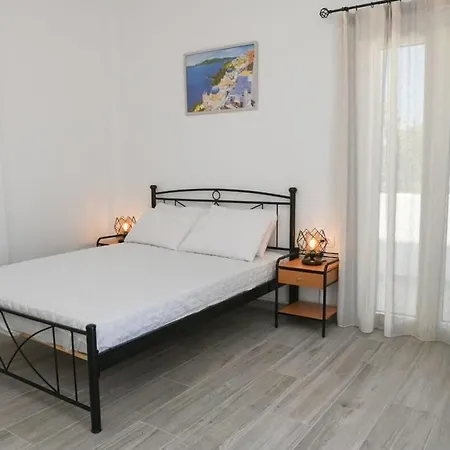 Apartman Santorini Life Vibrant Only 50m From The *
