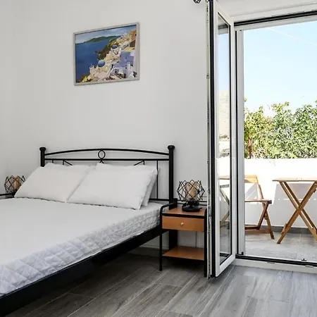 Santorini Life Vibrant Only 50m From The Apartman Perísza